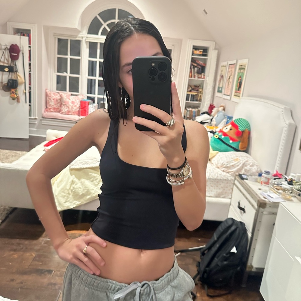Babaton Black Sleeveless Crop Tank Top